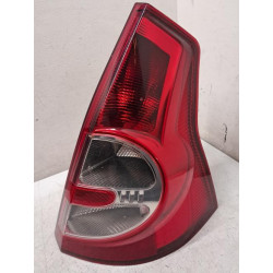 Feu arriere principal droit...