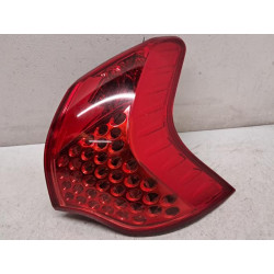 Feu arriere principal droit...