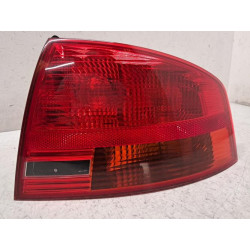 Feu arriere principal droit...