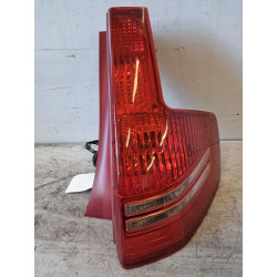 Feu arriere principal droit...