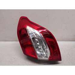 Feu arriere principal droit...