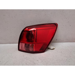 Feu arriere principal droit...