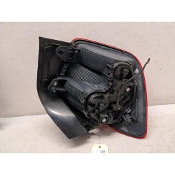 Feu arriere principal droit...