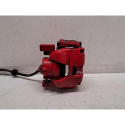 Etrier avant droit...