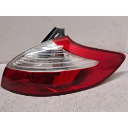 Feu arriere principal droit...