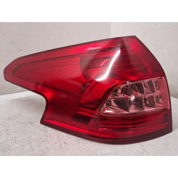 Feu arriere principal...