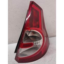 Feu arriere principal droit...