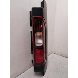 Feu arriere principal droit...