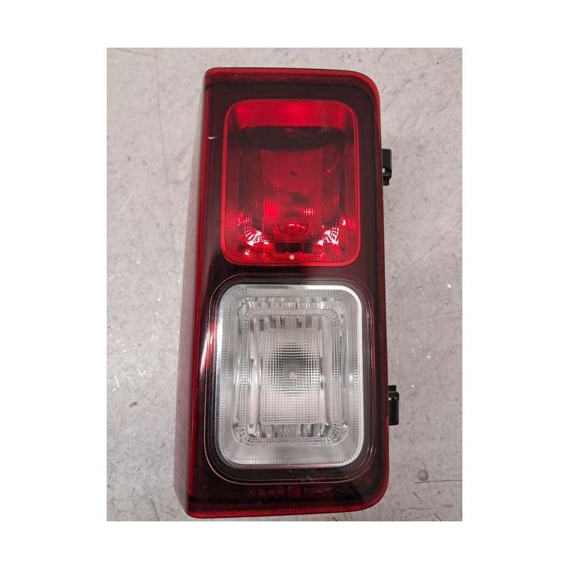 Feu arriere secondaire droit (feux) - RENAULT - TRAFIC 3 COURT PHASE 1