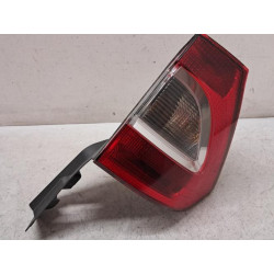 Feu arriere principal droit...