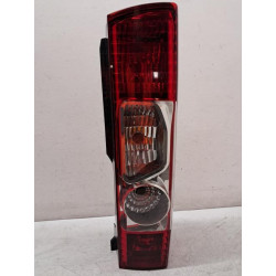 Feu arriere principal droit...