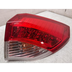 Feu arriere principal droit...