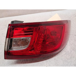 Feu arriere principal droit...