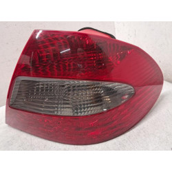 Feu arriere principal droit...