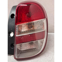 Feu arriere principal droit...