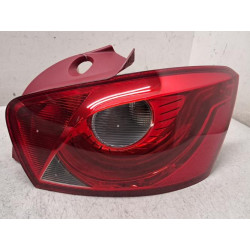 Feu arriere principal droit...