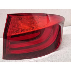 Feu arriere principal droit...