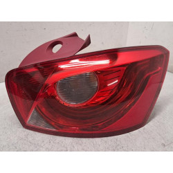 Feu arriere principal droit...