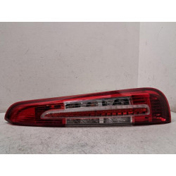 Feu arriere principal droit...