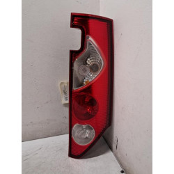 Feu arriere principal droit...