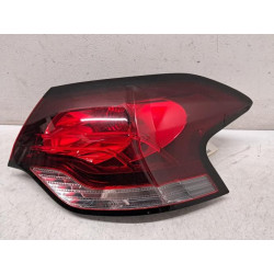 Feu arriere principal droit...