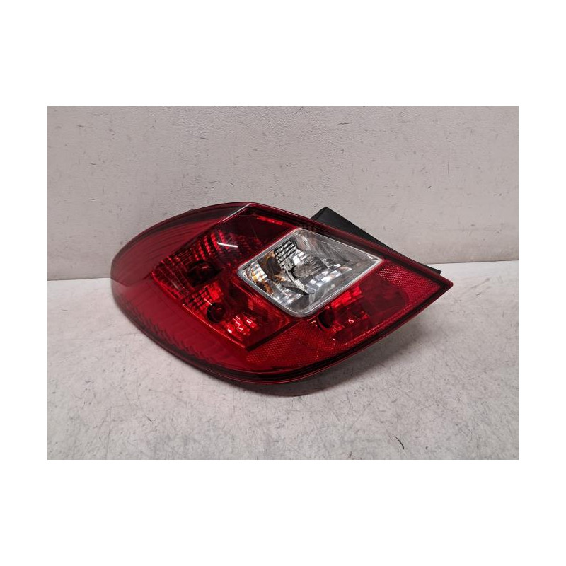 Feu arriere principal gauche (feux) - OPEL - CORSA D PHASE 1