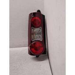 Feu arriere principal droit...