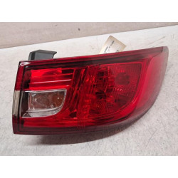 Feu arriere principal droit...