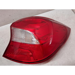 Feu arriere principal droit...