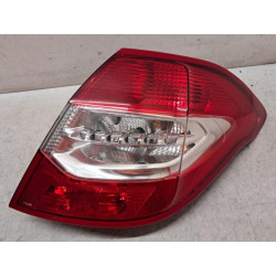 Feu arriere principal...