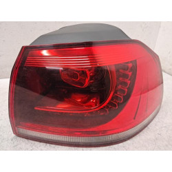 Feu arriere principal droit...