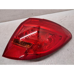 Feu arriere principal droit...