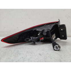 Feu arriere principal droit...