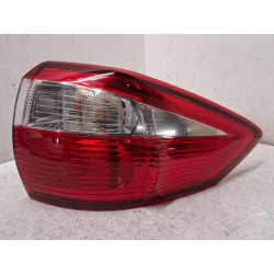 Feu arriere principal droit...