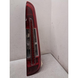 Feu arriere principal droit...