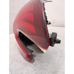 Feu arriere principal droit...