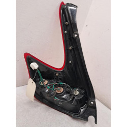 Feu arriere principal droit...