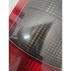 Feu arriere principal droit...